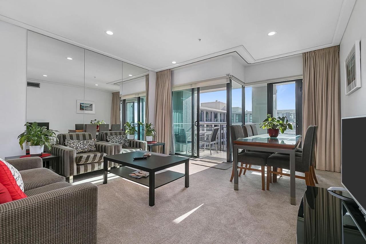 Stunning & Spacious Haven On The Waterfront! Оукланд Екстериор снимка